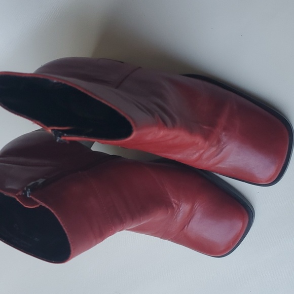 Made in Brazil women's red leather ankle boots - Picture 4 of 7